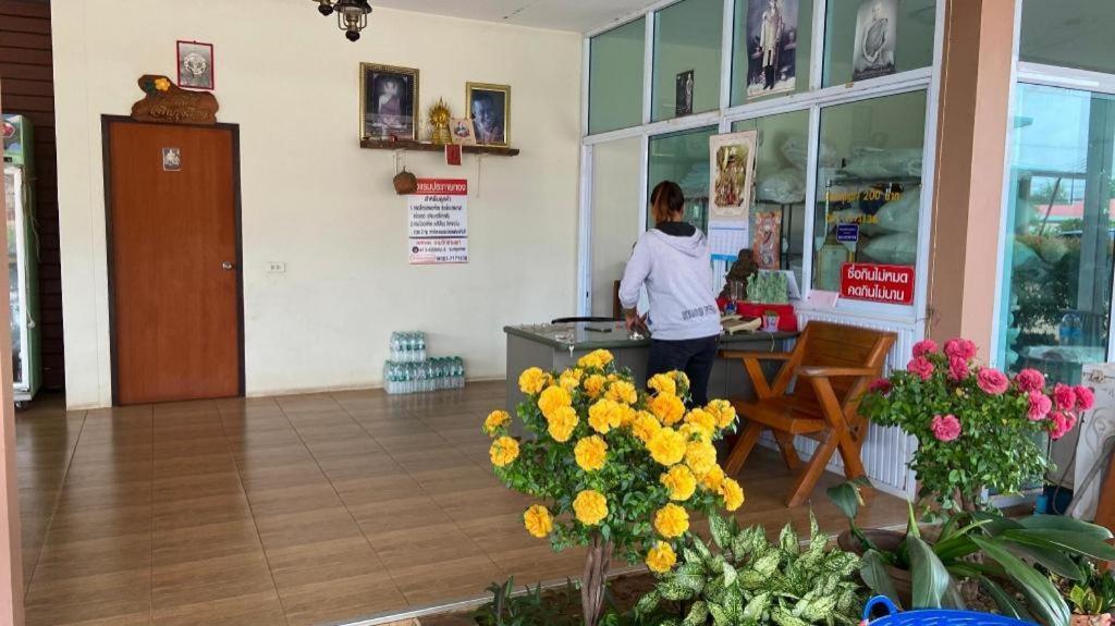 Amphoe Sawang Daen Din Prakaithong Hotel מראה חיצוני תמונה