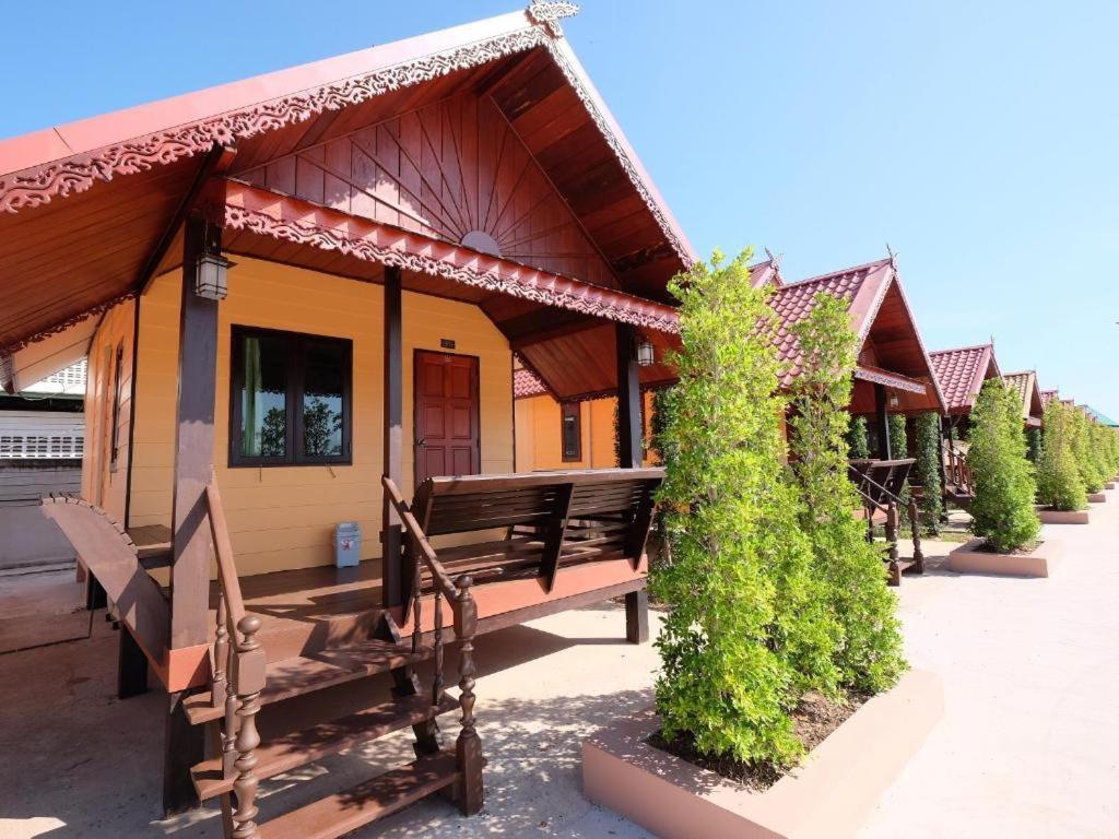 Amphoe Sawang Daen Din Prakaithong Hotel מראה חיצוני תמונה