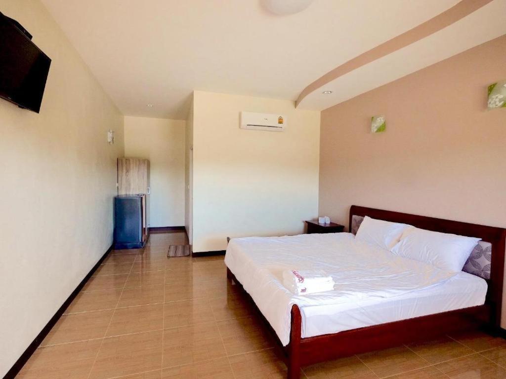 Amphoe Sawang Daen Din Prakaithong Hotel מראה חיצוני תמונה