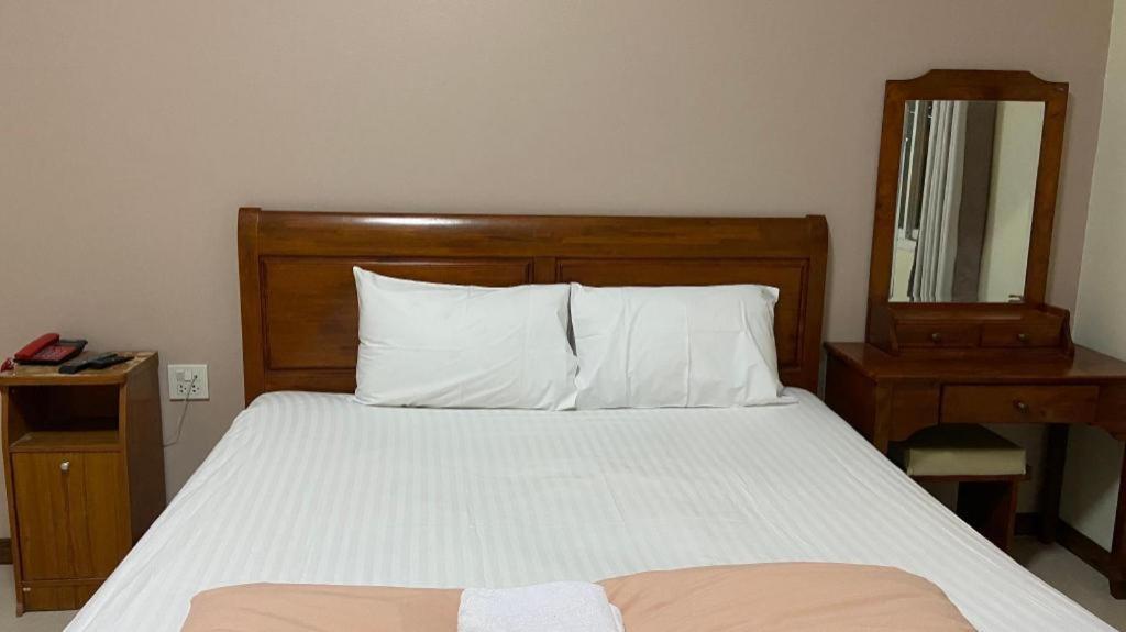 Amphoe Sawang Daen Din Prakaithong Hotel מראה חיצוני תמונה