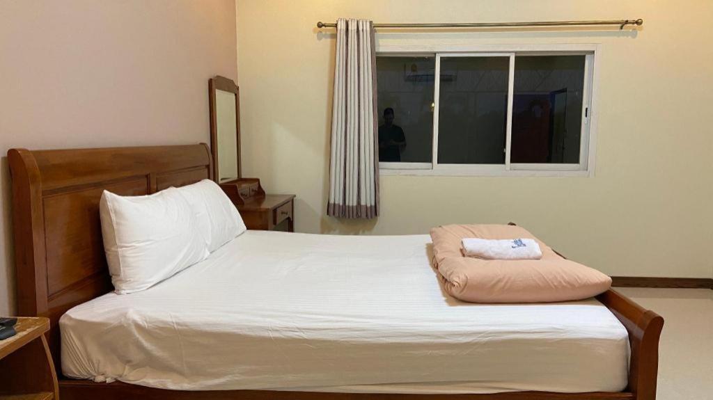 Amphoe Sawang Daen Din Prakaithong Hotel מראה חיצוני תמונה