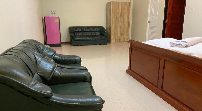 Amphoe Sawang Daen Din Prakaithong Hotel מראה חיצוני תמונה