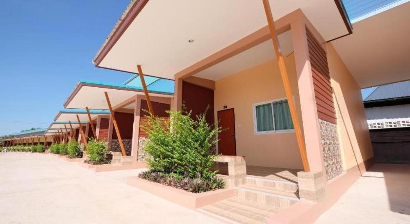 Amphoe Sawang Daen Din Prakaithong Hotel מראה חיצוני תמונה