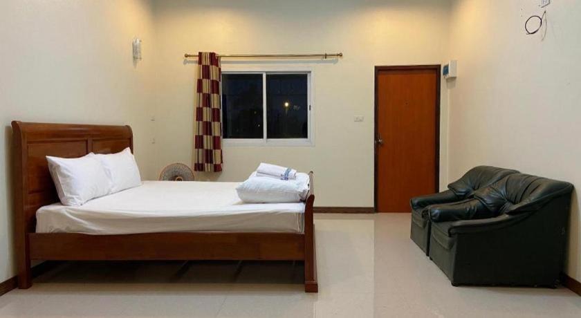Amphoe Sawang Daen Din Prakaithong Hotel מראה חיצוני תמונה