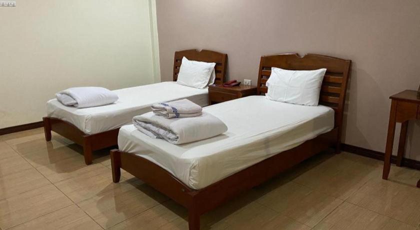 Amphoe Sawang Daen Din Prakaithong Hotel מראה חיצוני תמונה