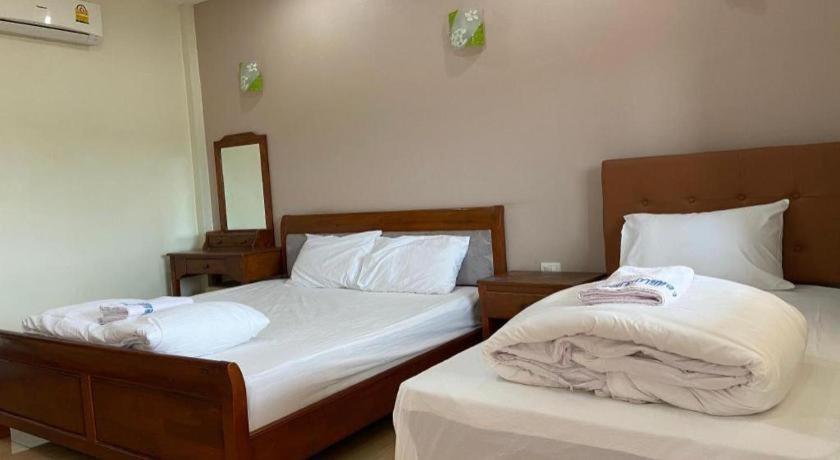 Amphoe Sawang Daen Din Prakaithong Hotel מראה חיצוני תמונה